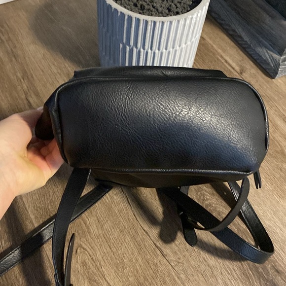 Mini backpack purse- black - Picture 10 of 12